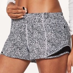 lululemon hotty hot shorts 6